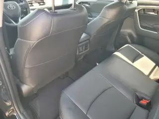 Toyota RAV4 2023 XLE Premium 4dr SUV