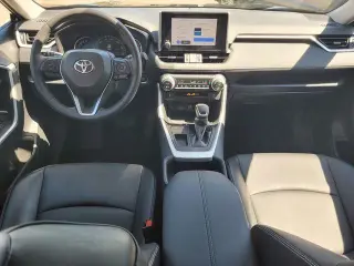 Toyota RAV4 2023 XLE Premium 4dr SUV
