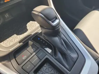 Toyota RAV4 2023 XLE Premium 4dr SUV