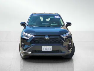 Toyota RAV4 2023 XLE Premium 4dr SUV