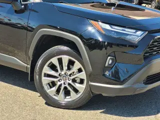 Toyota RAV4 2023 XLE Premium 4dr SUV