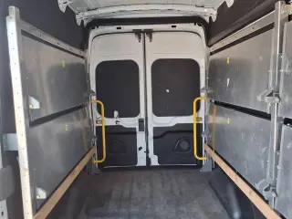 Ford Transit 2024 Tracción Total 250 3 puertas LWB Techo Alto Furgón de Carga