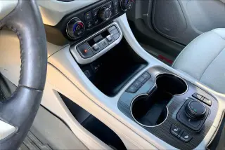 GMC Acadia 2021 SLT SUV de 4 puertas