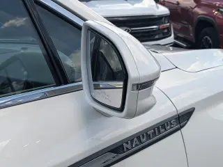Lincoln Nautilus 2023 Standard SUV de 4 puertas