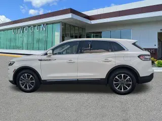 Lincoln Nautilus 2023 Standard SUV de 4 puertas
