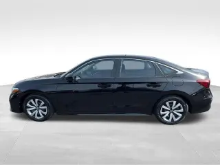 Honda Civic 2025 LX 4dr Sedán