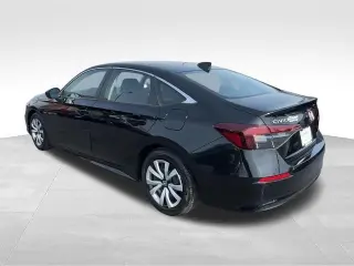 Honda Civic 2025 LX 4dr Sedán
