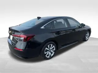 Honda Civic 2025 LX 4dr Sedán