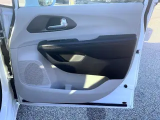 Chrysler Pacifica 2019 Touring L Plus 4dr Mini-Van
