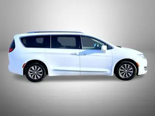 Chrysler Pacifica 2019 Touring L Plus 4dr Mini-Van