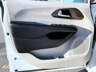 Chrysler Pacifica 2019 Touring L Plus 4dr Mini-Van