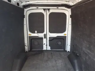 Ford Transit 2024 250 3dr LWB Techo Medio Furgón de Carga