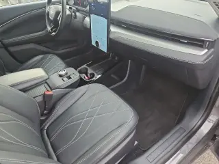 Ford Mustang Mach-E 2023 AWD Select 4dr SUV