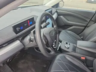Ford Mustang Mach-E 2023 AWD Select 4dr SUV