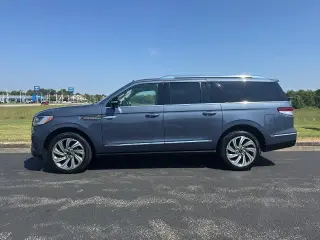 Lincoln Navigator L 2022 4x4 Reserve 4dr SUV
