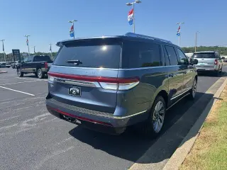 Lincoln Navigator L 2022 4x4 Reserve 4dr SUV