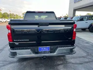 Chevrolet Silverado 1500 2023 4x4 LT 4dr Crew Cab 5.8 ft. SB con 2FL