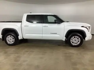 Toyota Tundra 2022 4x4 SR5 4dr CrewMax Cab Pickup SB