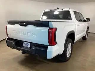 Toyota Tundra 2022 4x4 SR5 4dr CrewMax Cab Pickup SB