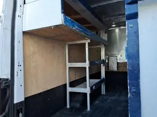 Ford Transit 2022 350 HD 3dr LWB High Roof DRW Extended Cargo Van con un peso de carga máximo de 10360 libras