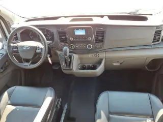 Ford Transit 2022 350 HD 3dr LWB High Roof DRW Extended Cargo Van con un peso de carga máximo de 10360 libras