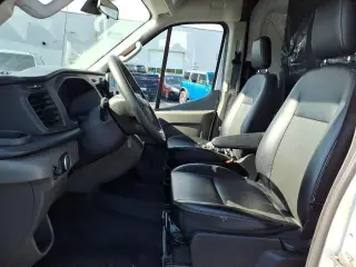 Ford Transit 2022 350 HD 3dr LWB High Roof DRW Extended Cargo Van con un peso de carga máximo de 10360 libras
