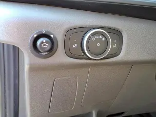 Ford Transit 2022 350 HD 3dr LWB High Roof DRW Extended Cargo Van con un peso de carga máximo de 10360 libras