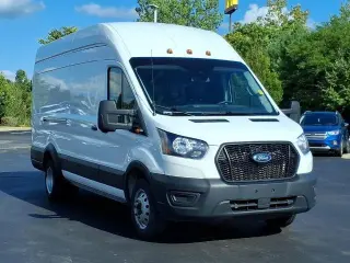 Ford Transit 2022 350 HD 3dr LWB High Roof DRW Extended Cargo Van con un peso de carga máximo de 10360 libras
