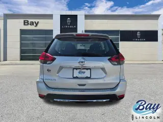 Nissan Rogue 2018 S Crossover de 4 puertas