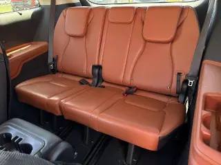Kia Carnival 2022 SX Miniván de 4 puertas