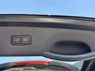 Kia Carnival 2022 SX Miniván de 4 puertas