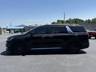 Kia Carnival 2022 SX Miniván de 4 puertas