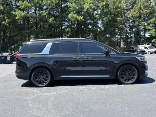 Kia Carnival 2022 SX Miniván de 4 puertas