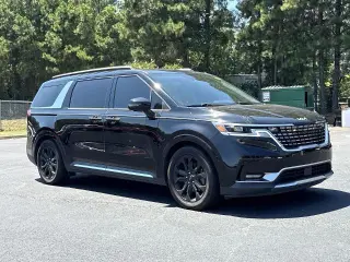 Kia Carnival 2022 SX Miniván de 4 puertas