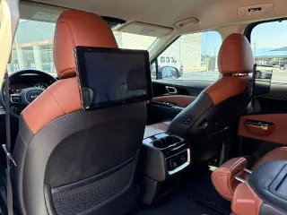 Kia Carnival 2022 SX Miniván de 4 puertas