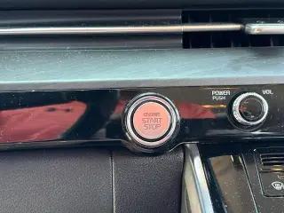 Kia Carnival 2022 SX Miniván de 4 puertas