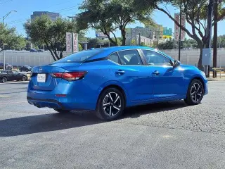 Nissan Sentra 2025 SV Sedán de 4 puertas