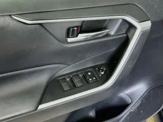 Toyota RAV4 Híbrido 2021 AWD XLE SUV de 4 puertas