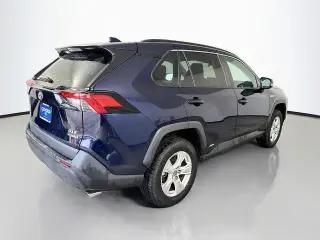 Toyota RAV4 Híbrido 2021 AWD XLE SUV de 4 puertas