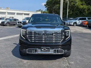 GMC Sierra 1500 2022 4x4 Denali 4 puertas Crew Cab Caja Corta de 5.8 pies