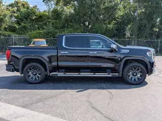 GMC Sierra 1500 2022 4x4 Denali 4 puertas Crew Cab Caja Corta de 5.8 pies
