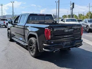 GMC Sierra 1500 2022 4x4 Denali 4 puertas Crew Cab Caja Corta de 5.8 pies