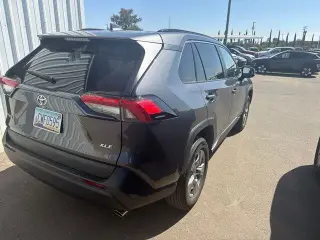 Toyota RAV4 2025 XLE SUV de 4 puertas