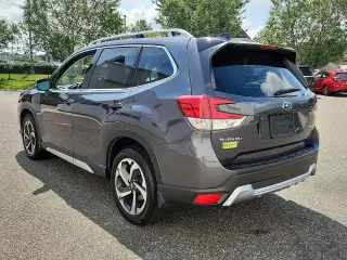 Subaru Forester 2024 AWD Touring Crossover de 4 puertas