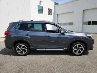 Subaru Forester 2024 AWD Touring Crossover de 4 puertas