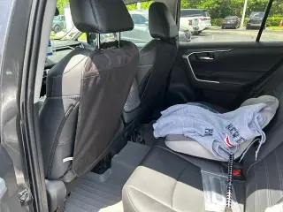 Toyota RAV4 2025 XLE Premium SUV de 4 puertas