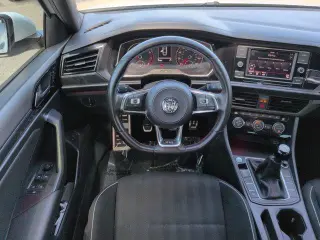 Volkswagen Jetta 2019 GLI S Sedán 4 puertas 6M