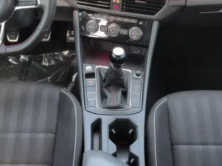 Volkswagen Jetta 2019 GLI S Sedán 4 puertas 6M