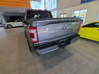 Ford F-150 2022 4x4 Lariat 4dr SuperCrew 5.5 ft. SB