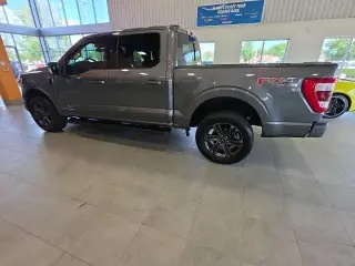 Ford F-150 2022 4x4 Lariat 4dr SuperCrew 5.5 ft. SB